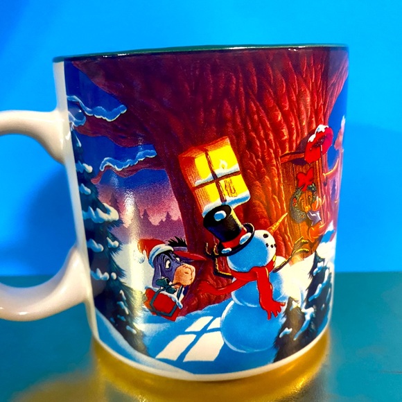 DISNEY STORE VTG 1995 CHRISTMAS WINNIE THE POOH COLLECTIBLE CERAMIC MUG - Picture 8 of 13